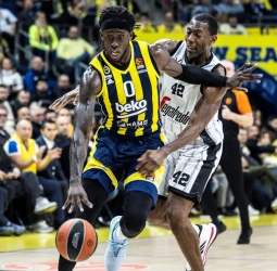 Fenerbahce supera a la Virtus Bolonia tras intensificar su defensa, 88-75