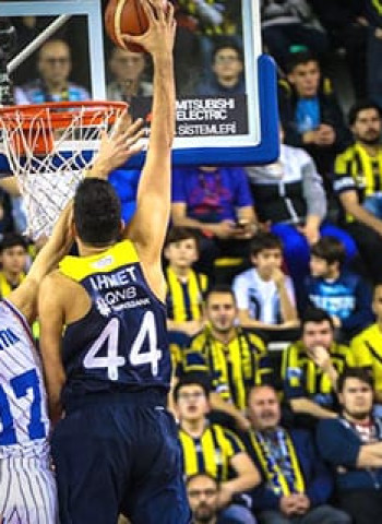 Fenerbahce y Anadolu Efes suman una victoria más a base de sufrimiento