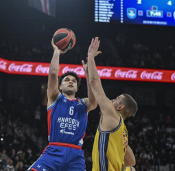 El Anadolu Efes arrolla al ALBA Berlín, 98-73