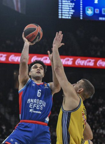 El Anadolu Efes arrolla al ALBA Berlín, 98-73
