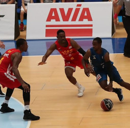 UCAM Murcia - Delteco GBC: duelo directo en la zona media