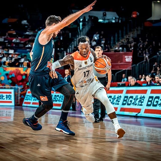 Alemania hunde a Francia al desastre (84-81)
