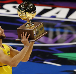 Stephen Curry, campeón del concurso de triples
