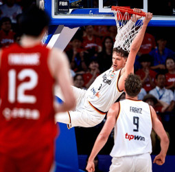 Las estrellas NBA alemanas dominan a Japón (81-63)