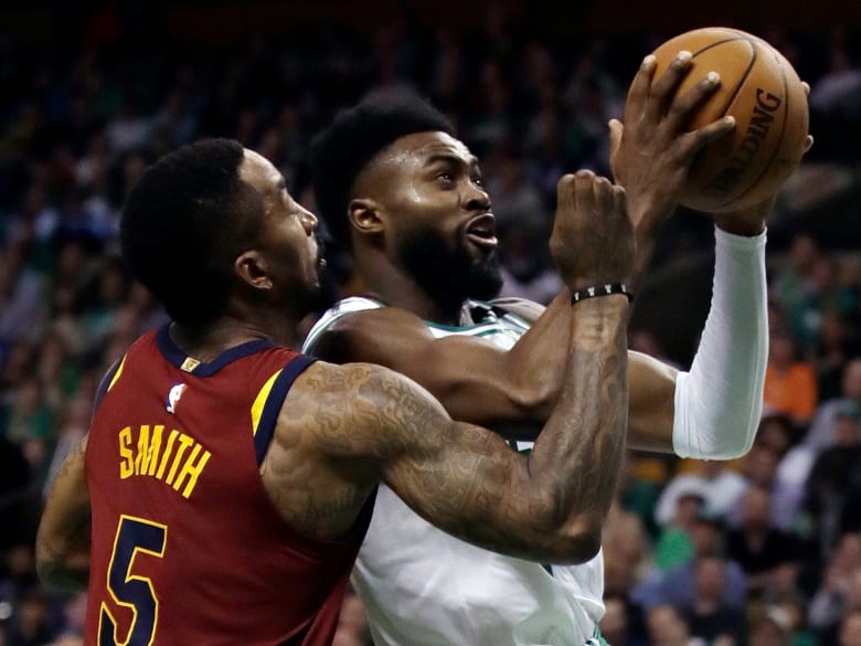 Los Celtics dominan (107-94) y ponen la serie (2-0)