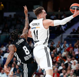 El Real Madrid mantiene su solidez en casa, 98-86