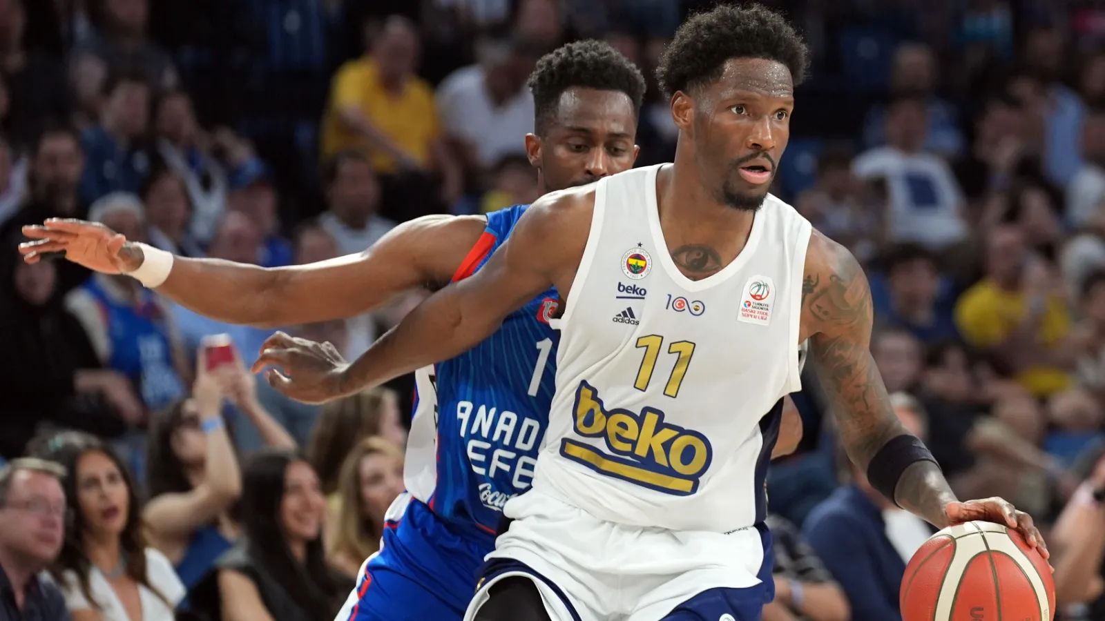 Hayes-Davis y Fenerbahce dominan en el primer partido de la final turca, 74-85 [0-1]