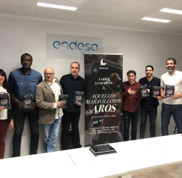 Éxito en la presentación en Málaga del libro Aquellos Maravillosos Aros con varias estrellas del baloncesto