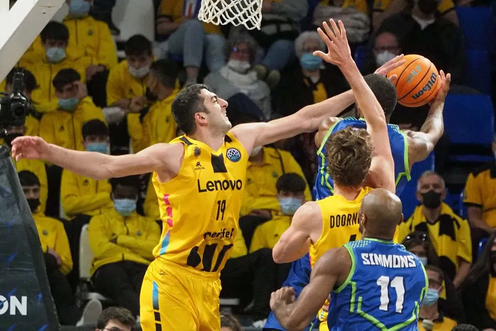 El Lenovo Tenerife jugará la Final Four de la Champions tras ganar en Bursa (73-74)