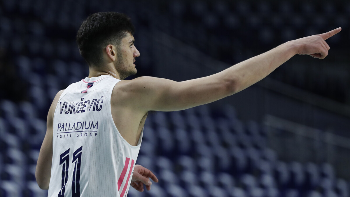 Juan Núñez y Tristan Vukcevic, ficha de primer equipo en el Real Madrid