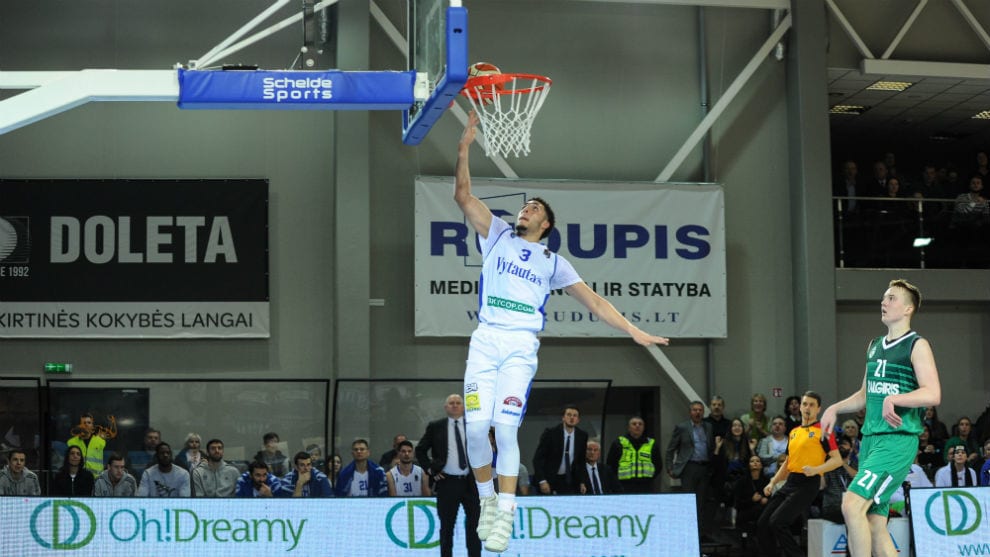 El debut de LiAngelo y LaMelo Ball fue visto por más de 1.5 millones de personas