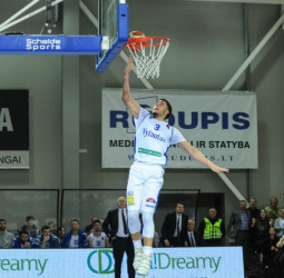 El debut de LiAngelo y LaMelo Ball fue visto por más de 1.5 millones de personas