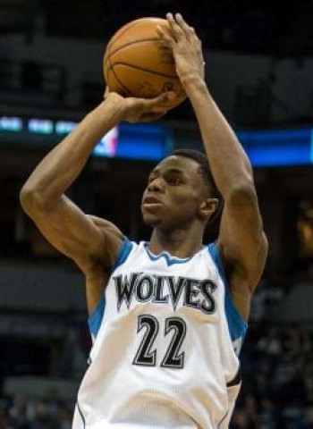 Andrew Wiggins y los Timberwolves negocian la renovación
