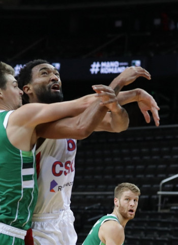 Mike James marca las diferencias ante el Zalgiris Kaunas (78-87)