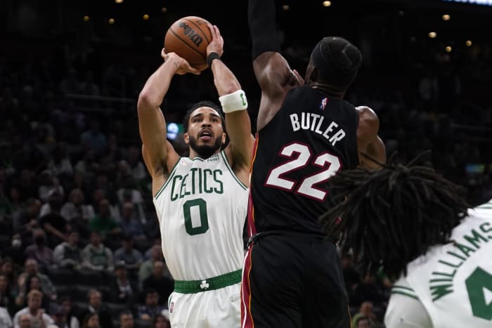 [2-2] Los Celtics empatan la serie desde la defensa (102-82)