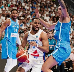Francia cierra su preparación al EuroBasket con una victoria convincente ante Grecia (77-92)