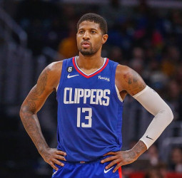 Los Lakers piensan en Paul George en caso de que LeBron no renueve