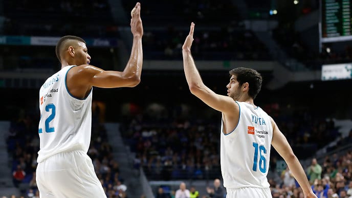 El líder sigue intratable con su décima victoria seguida en Liga (95-65)