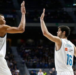 El líder sigue intratable con su décima victoria seguida en Liga (95-65)