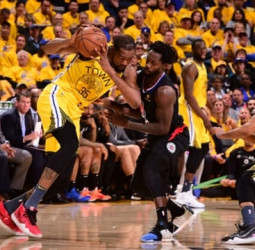 Los Warriors se dejan remontar 31 puntos y Clippers empata la serie (135-131) [1-1]