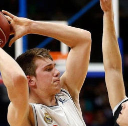 El Real Madrid vuelve a mostrar su potencial ofensivo en el Palacio (102-80)