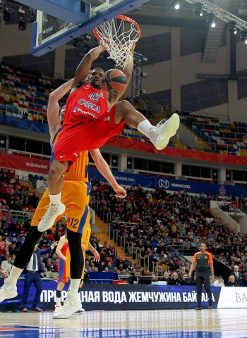 Kyle Hines espera renovar con el CSKA Moscú