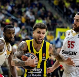 El Fenerbahce de Jasikevicius se estrena con victoria, 86-74
