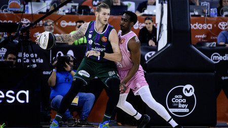 Unicaja asfixia a la Penya y ya está en semifinales (100-83)