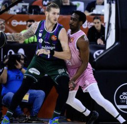 Unicaja asfixia a la Penya y ya está en semifinales (100-83)