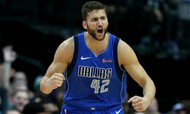 Maxi Kleber extiende su contrato con los Dallas Mavericks