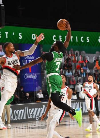 Los Celtics superan a los Blazers al ritmo de Tatum y Brown (124-128)