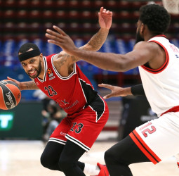 El Milán pone en juego su récord perfecto en casa contra el Olympiacos