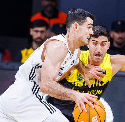 El Real Madrid consolida su liderato tras vencer al Tenerife (68-79)