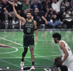 Los Celtics rompen la triunfante racha de los Cavaliers, 120-117