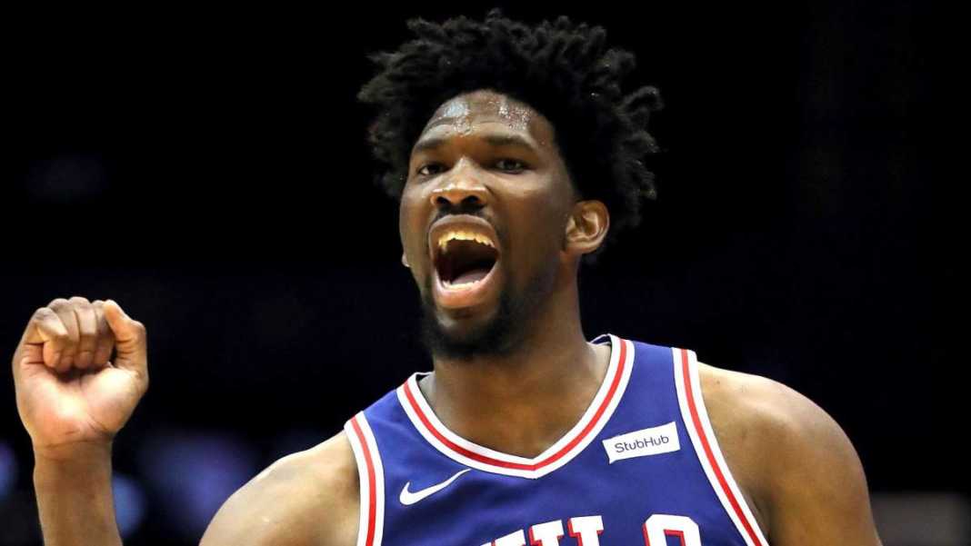 Embiid impresiona en su regreso, Boston carbura