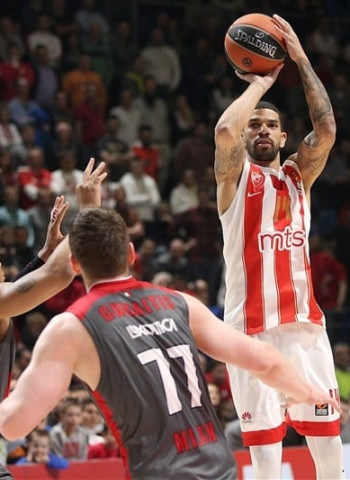 James Feldeine, objetivo exterior del Herbalife Gran Canaria