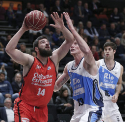 Un paso más cerca del Valencia Basket para ser cabeza de serie (84-75)