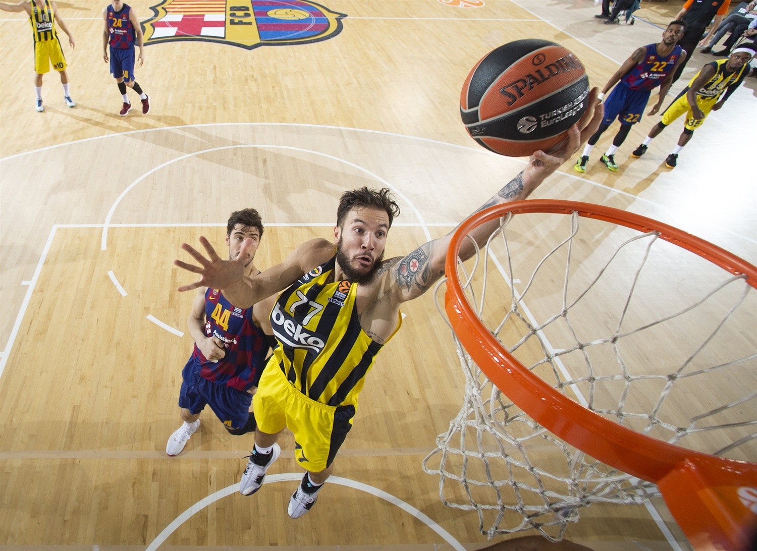 James Nunnally y Joffery Lauvergne, más nombres para el Baskonia