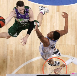 Unicaja, un rodillo de principio a fin (100-75)