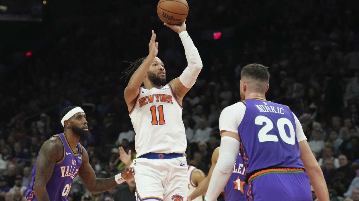 Entre Brunson y Towns acribillan a los Suns, 122-138