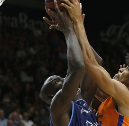 Una gran defensa lleva al triunfo al Valencia Basket ante el MoraBanc Andorra (89-68)