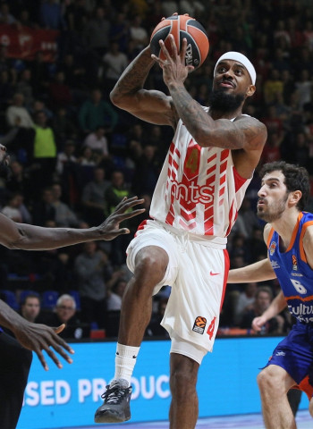 Un triple sobre la bocina decide en Belgrado (70-67)