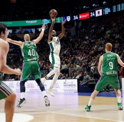 Unicaja sufre la remontada del Panathinaikos (79-90)