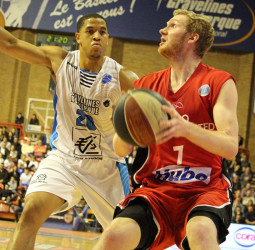 Ben Simons: “El Monbus Obradoiro me está dando la oportunidad de jugar al más alto nivel de Europa y demostrar qué puedo hacer”
