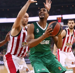 Brandon Davies, MVP del mes de abril en la EuroLiga