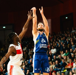 Vuelta a los partidos para el Valencia con una exigente victoria (96-107)