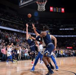 Irving y los Raptors, al alza, y una canasta final de Jokic anula el gran encuentro de Doncic