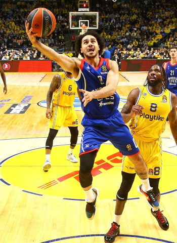 Shane Larkin rechaza la oferta ofrecida por el Real Madrid