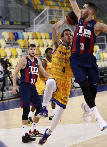 Victoria in extremis del Baskonia en el Gran Canaria Arena (71-75)