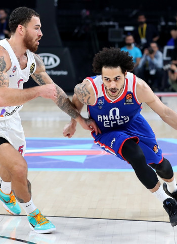 El CSKA Moscú tumba al líder (80-81)